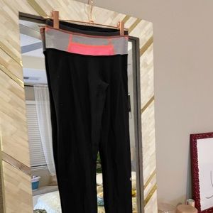 Black Lululemon leggings size 4